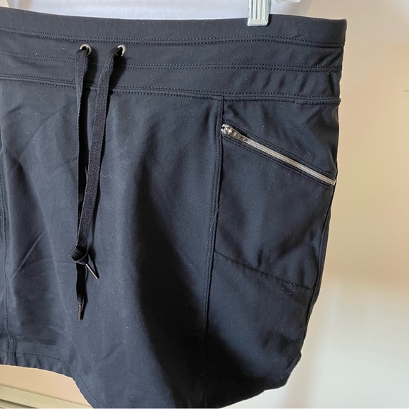 Athleta Black Metro Downtown Athletic Skirt Skort
Size Large - Picture 4 of 7